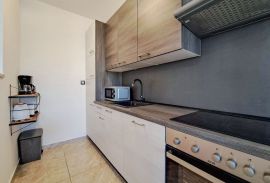 Stan sa bazenom i pogledom na more, Medulin, Istra, Medulin, Appartment