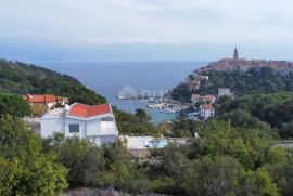 OTOK KRK, VRBNIK - Savršeno građevinsko zemljište - 200m od mora, s pogledom na slikovitu jezgru Vrbnika, Vrbnik, Terreno