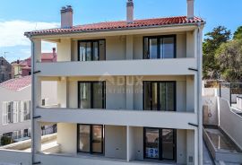 MALI LOŠINJ, CENTAR - Jedinstveni penthouse na 100m od mora!, Mali Lošinj, Appartement