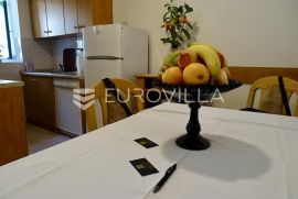 Novi Vinodolski, centar, 2 kuće površine 120m2, Novi Vinodolski, Casa