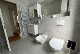 POSLOVNI PROSTOR, ZAKUP, ŠALATA, 136 m2, 5-sobni + 16 m2 GARSONIJERA, Gornji Grad - Medveščak, Apartamento