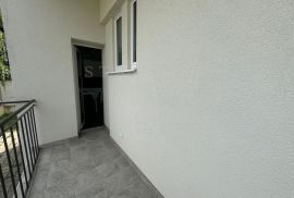 POSLOVNI PROSTOR, ZAKUP, ŠALATA, 136 m2, 5-sobni + 16 m2 GARSONIJERA, Gornji Grad - Medveščak, Flat