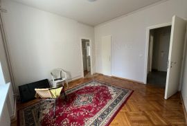 STAN, NAJAM, ŠALATA, 136 m2, 5-sobni + 16 m2 GARSONIJERA, Gornji Grad - Medveščak, Apartamento