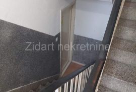 Zemun polje, dvoiposoban, odličan, Zemun, Flat