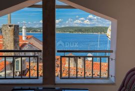 ROVINJ, CENTAR – vrhunsko uređeni objekt u srcu Rovinja s krovnom terasom, pogled, jacuzzi, Rovinj, Haus