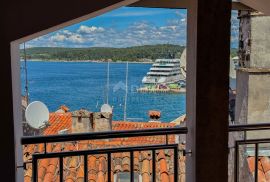 ROVINJ, CENTAR – vrhunsko uređeni objekt u srcu Rovinja s krovnom terasom, pogled, jacuzzi, Rovinj, House