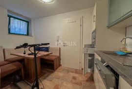 ROVINJ, CENTAR – vrhunsko uređeni objekt u srcu Rovinja s krovnom terasom, pogled, jacuzzi, Rovinj, Haus