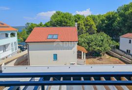 MALI LOŠINJ, NEREZINE - Apartman u novogradnji, 80 m od mora, Mali Lošinj, Apartamento