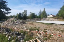 KLANA - građevinsko zemljište 1100m2 S GRAĐEVNOM DOZVOLOM!! za obiteljsku kuću, Klana, Land