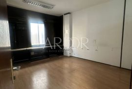 Rijeka centar, poslovni prostor 83,70 m2, Rijeka, Commercial property