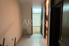 Rijeka centar, poslovni prostor 83,70 m2, Rijeka, Commercial property