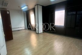 Rijeka centar, poslovni prostor 83,70 m2, Rijeka, Commercial property