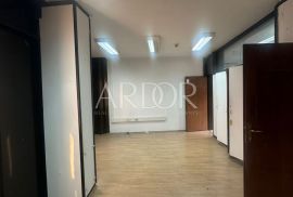 Rijeka centar, poslovni prostor 83,70 m2, Rijeka, Propiedad comercial