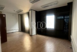 Rijeka centar, poslovni prostor 83,70 m2, Rijeka, Commercial property