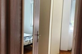 Jednoiposoban stan sa garažom na keju ID#3797, Niš-Mediana, Appartment