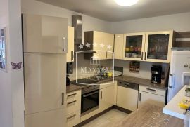 Zaton - odličan apartman 53m2 s velikim dvorištem! 189000€, Nin, Wohnung