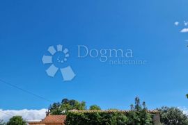 KOSTRENA KUĆA SA 3 APARTMANA, Kostrena, Famiglia