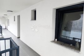 Crikvenica, prilika u novogradnji na super lokaciji, Crikvenica, Flat