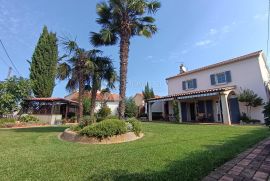 MALINSKA - SAMOSTOJEĆA KUĆA S GARAŽOM, Malinska-Dubašnica, House