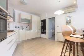 OPATIJA, prekrasan stan  od 76 m2 za dugoročni najam, Opatija, Flat