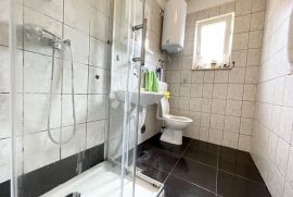 POREČ -TRAŽENA LOKACIJA, STAN SA 2 SPAVAĆE SOBE, Poreč, Apartamento