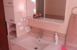 STUPIN ČELINE-ROGOZNICA, stan sa predivnim pogledom na more, Rogoznica, Appartment