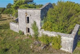 Vodnjan, okolica, prekrasna stancija okružena zelenilom!, Vodnjan, Land