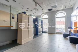 Požega,  Trg sv.Trojstva, atraktivan poslovni prostor 235 m2, Požega, Commercial property