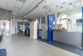 Požega,  Trg sv.Trojstva, atraktivan poslovni prostor 235 m2, Požega, Commercial property