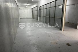 Split -  skladište na frekventnoj lokaciji (129 m2), Split, Gewerbeimmobilie