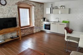 Obnovljen stan 1S+DB 50m od rive!, Poreč, Appartment