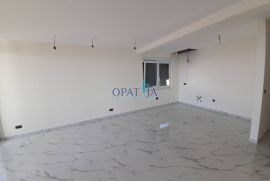 Opatija-Pobri stan 3S+DB, 2.kat, 112 m2,, Opatija - Okolica, Kвартира