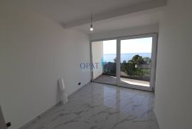 Opatija-Pobri stan 3S+DB, 2.kat, 112 m2,, Opatija - Okolica, Flat