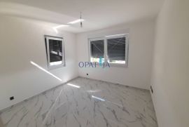 Opatija-Pobri stan 3S+DB, 2.kat, 112 m2,, Opatija - Okolica, Flat