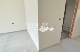 Istra, Ližnjan, Šišan kuća 360m2, bazenom, okućnica 588m2, NOVO #prodaja, Ližnjan, Famiglia