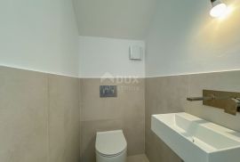 OPATIJA - luksuzni dvoetažni objekt s privatnim bazenom drugi red do mora, odmah uz Lungomare, Opatija, Appartment