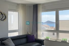 VODICE, moderna namještena kuća, pogled na more, bazen, Vodice, Maison