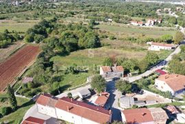 KANFANAR, starina na zemljištu od 6166 m2, Kanfanar, Kuća