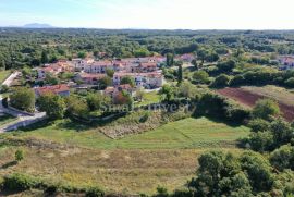 KANFANAR, starina na zemljištu od 6166 m2, Kanfanar, House