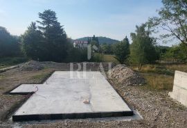 KLANA-ZEMLJIŠTE S PRAVOMOĆNOM GRAĐEVINSKOM DOZVOLOM ZA GRADNJU PRIZEMNICE OD 161 m2, Klana, Terreno