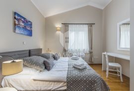 Poreč, okolica prostrana apartmanska kuća sa bazenom, Poreč, Ev