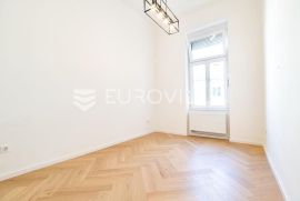 Zagreb centar, Preradovićeva ulica prekrasan trosoban stan/poslovni prostor 105 m2, Zagreb, Poslovni prostor