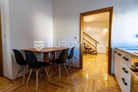 Požega, TOP LOKACIJA, moderan dvoetažni stan 75 m2, Požega, Flat