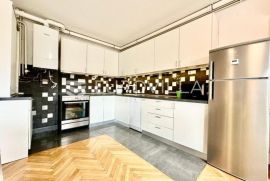 Zagreb, Mlinovi, trosoban stan NKP 70 m2 s loggiom, Zagreb, Appartamento