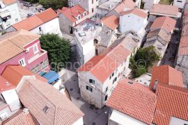 Kaštel Gomilica kamena kuća 2. red do mora, Kaštela, بيت