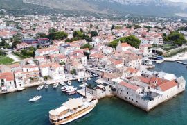 Kaštel Gomilica kamena kuća 2. red do mora, Kaštela, Σπίτι