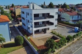 PREKRASAN STAN SA BAZENOM U NOVOGRADNJI, Rovinj, Appartement