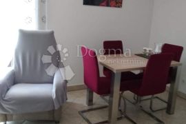 Samo kod nas!! Lijepo uređeni apartman sa terasom u Barbatu, Rab, Flat