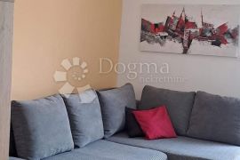 Samo kod nas!! Lijepo uređeni apartman sa terasom u Barbatu, Rab, Flat