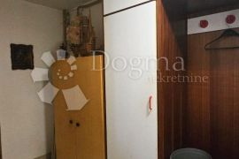 EKSKLUZIVNO - prostrani stan na Sisplacu!, Pula, Apartamento